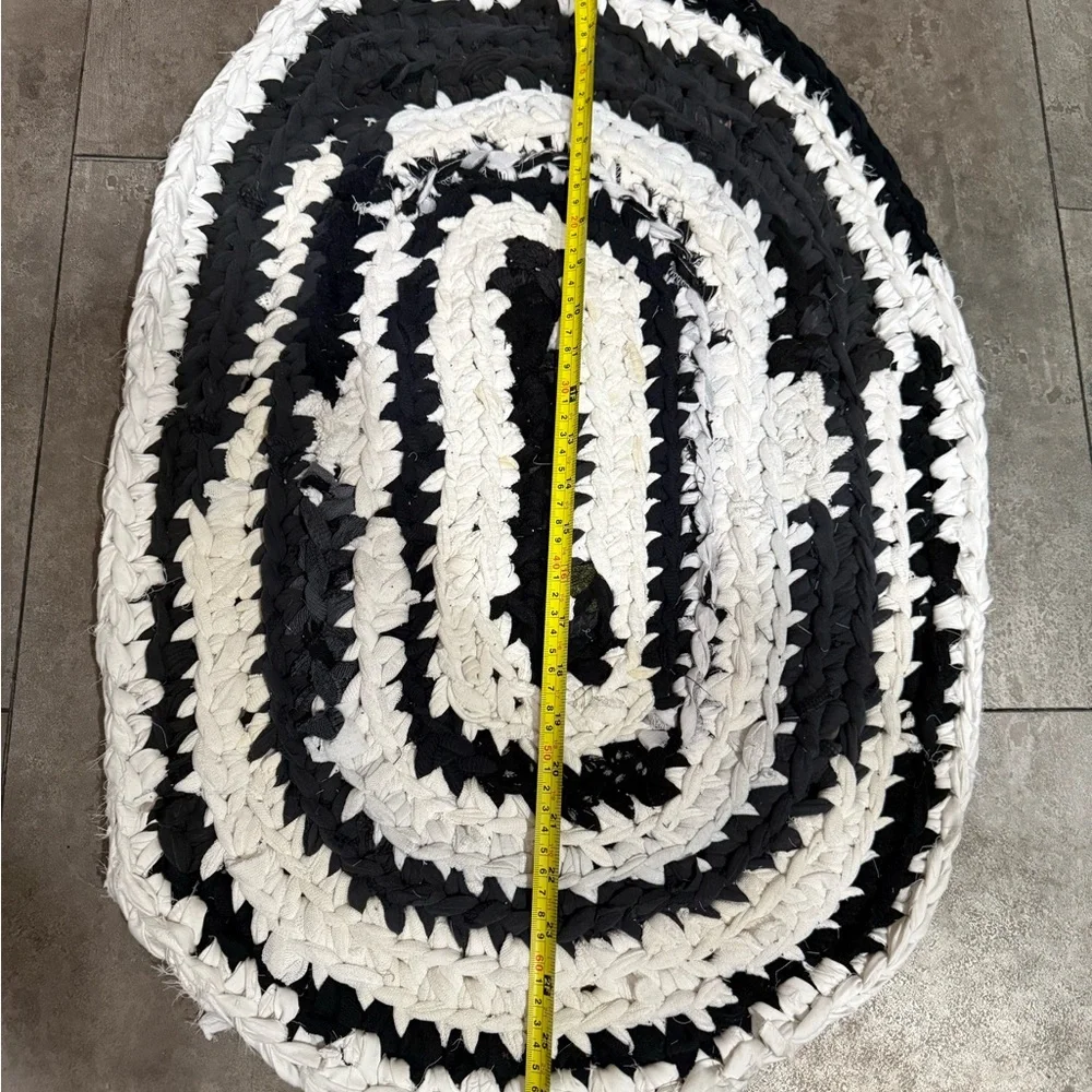 Handmade crocheted rug bathroom kitchen mat 19x26in oval